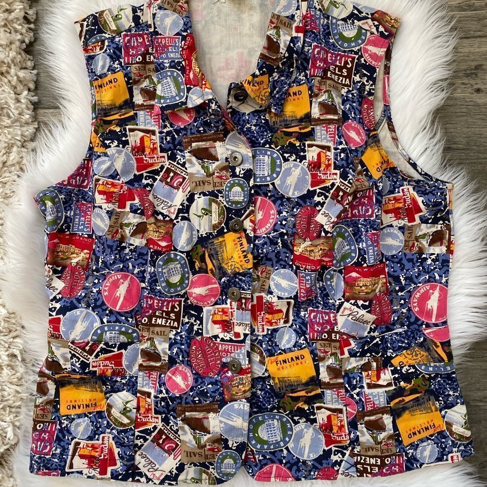 WOMENS VINTAGE “TRAVEL” VEST SIZE LARGE